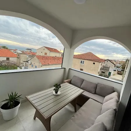 Blue Sea Apartment *