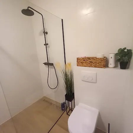 Blue Sea Apartment *